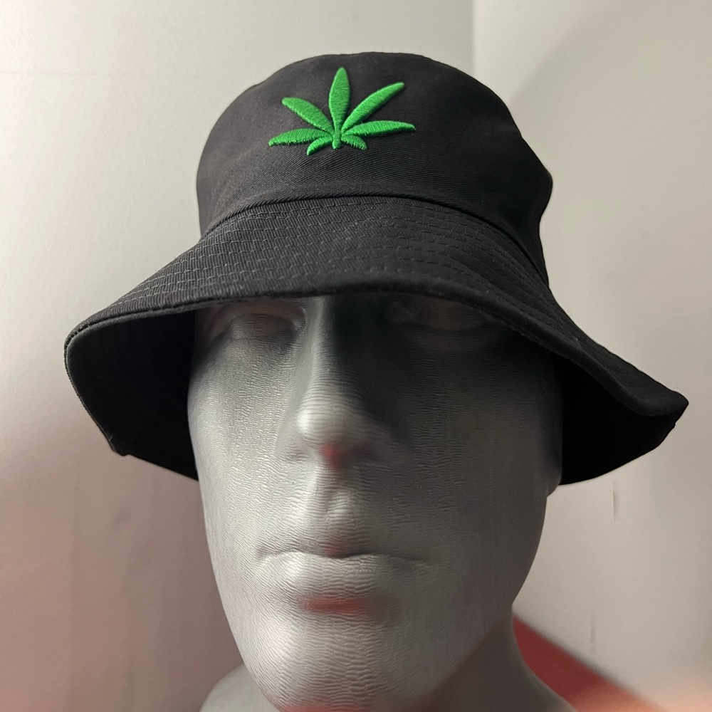 Black bucket hat weed leaf marihuana